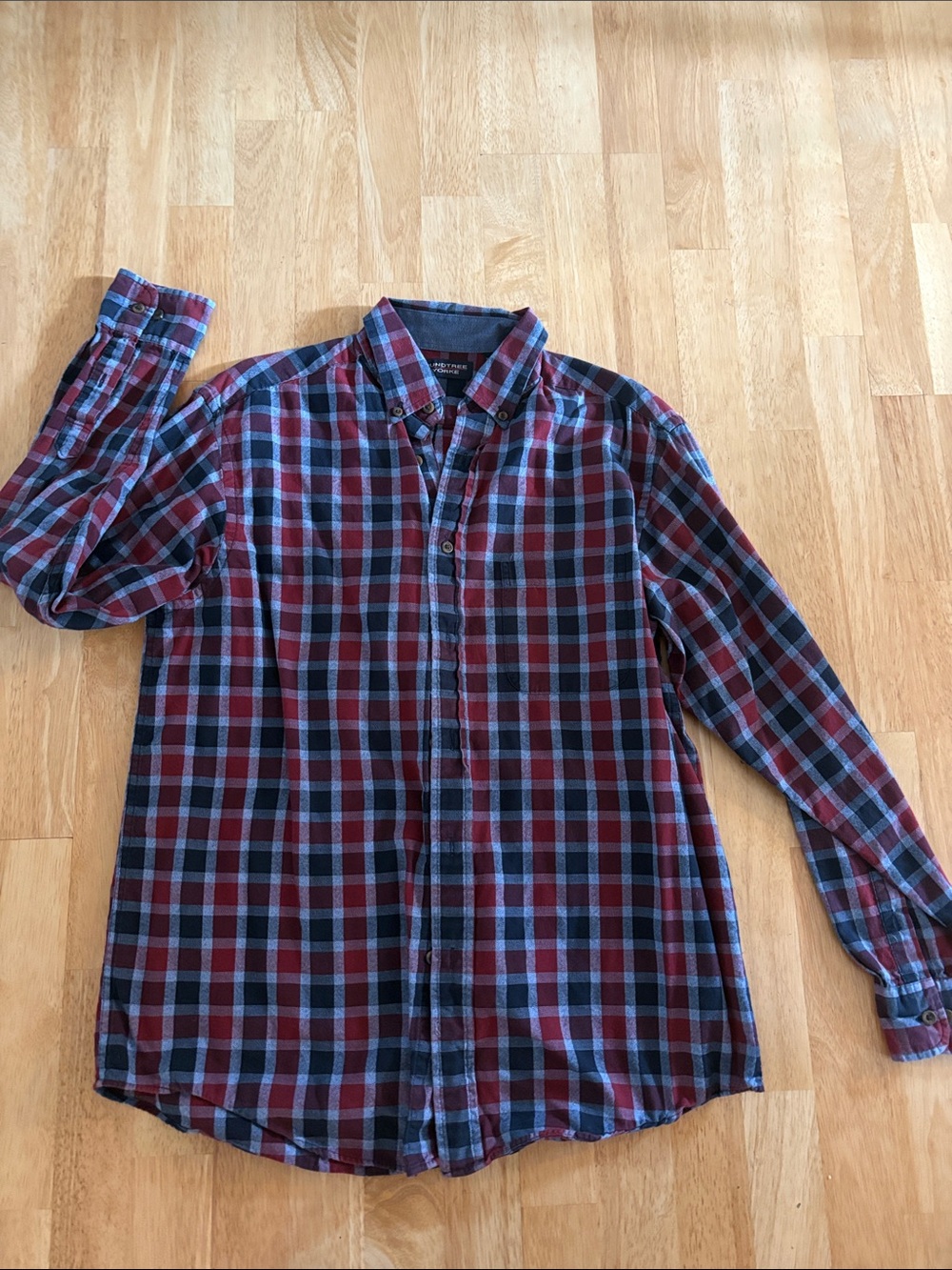 Roundtree & Yorke Plaid Button-Down Shirt in Burgundy and Navy